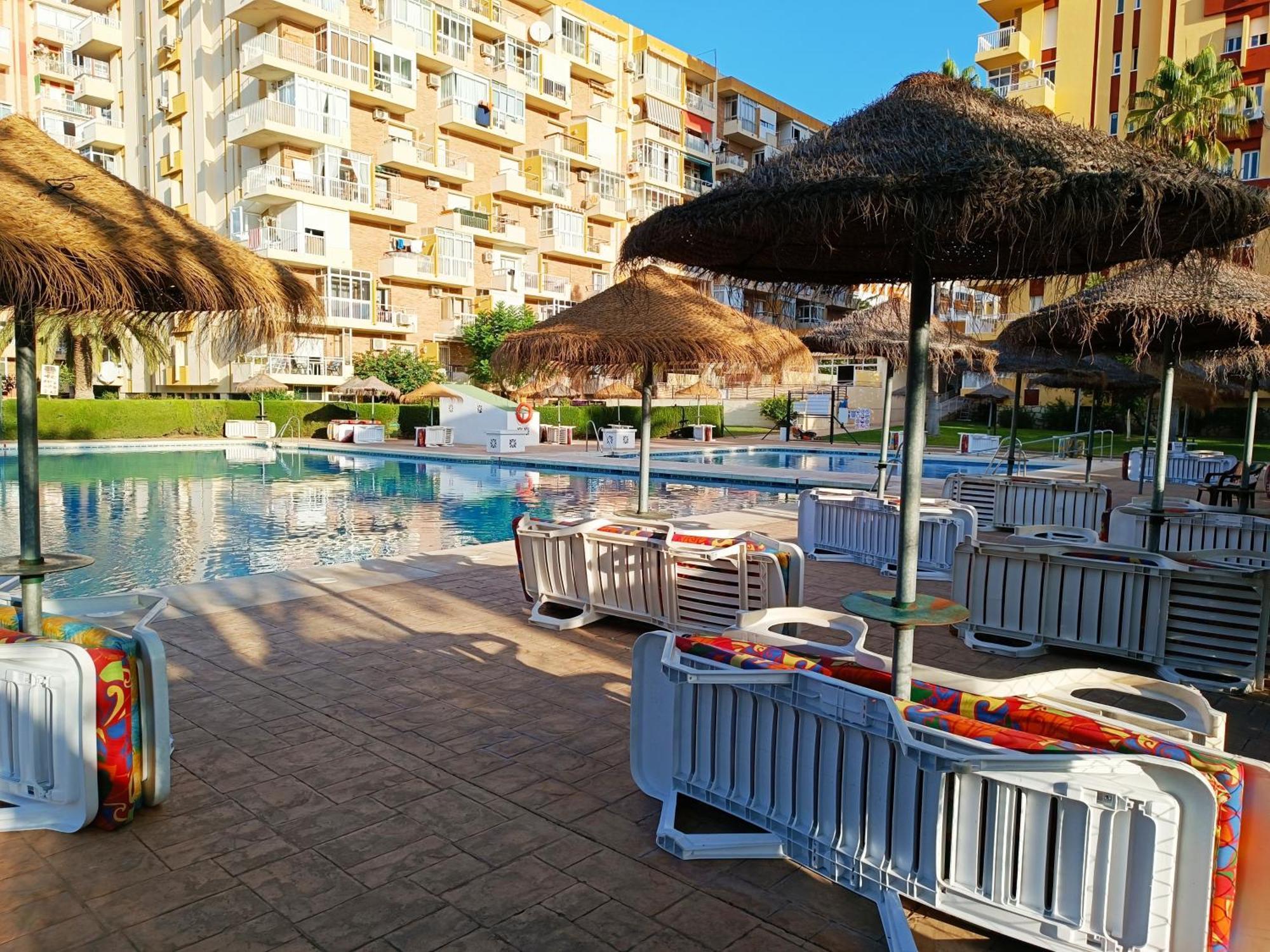 Apartamento Aga - Terraza Con Vistas Al Mar Y Jardin, Piscina, Wifi, Nuevo, 1 Benalmádena